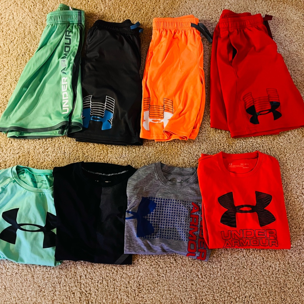 Bundle of Under Armour Shorts and t-shirts. Boys size M